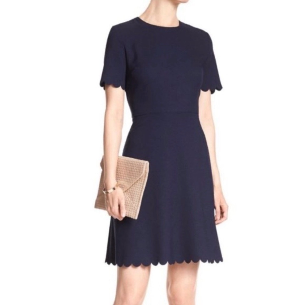 SCALLOP-TRIM FIT AND FLARE DRESS Banana Republic Maritime Blue size 4